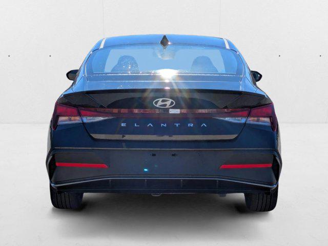 2025 Hyundai Elantra SEL - Photo 7