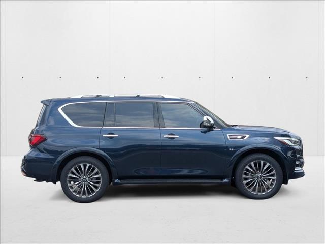 2019 Infiniti QX80 Luxe photo 2