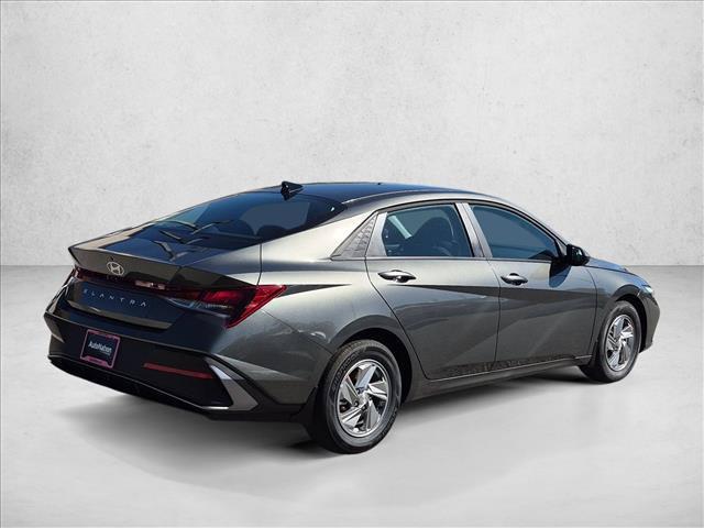 New 2026 Hyundai Elantra SE Sedan