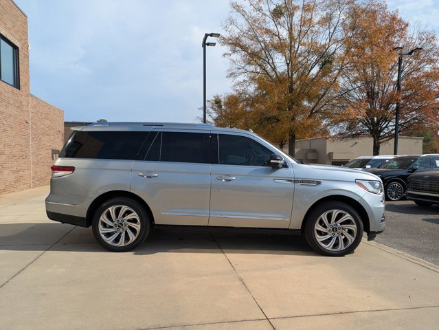 2024 Lincoln Navigator Reserve photo 4