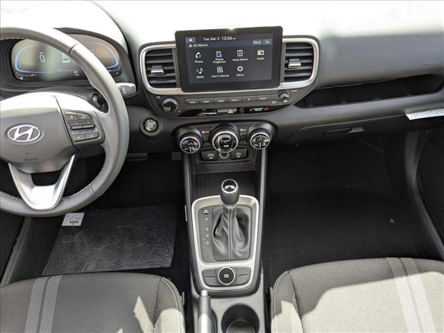 2025 Hyundai Venue SEL - Photo 18