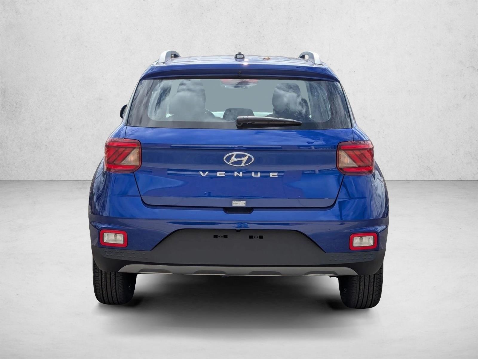 2025 Hyundai Venue SEL - Photo 8