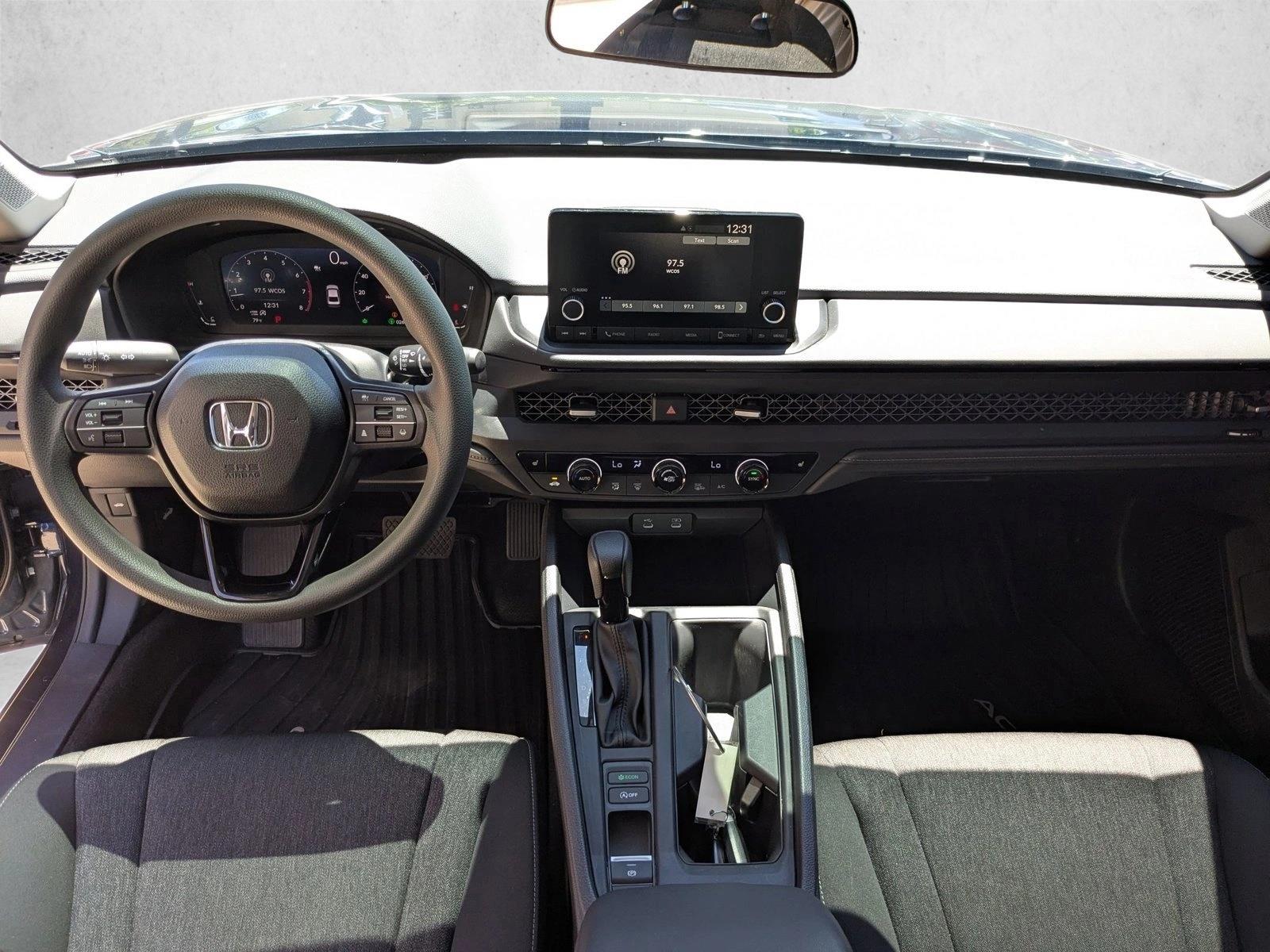 2025 Honda Accord SE - Photo 18