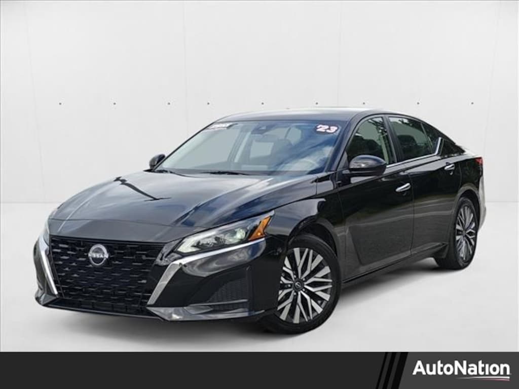 Used 2023 Nissan Altima 2.5 SV 4dr Car