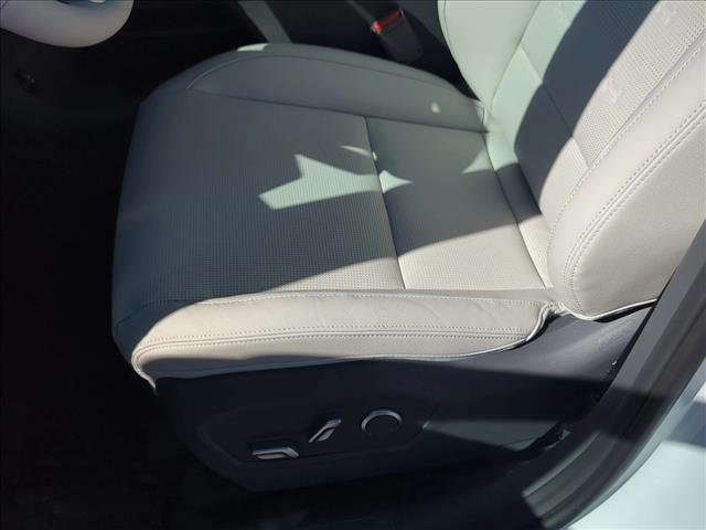 2025 Hyundai Santa Fe photo 4