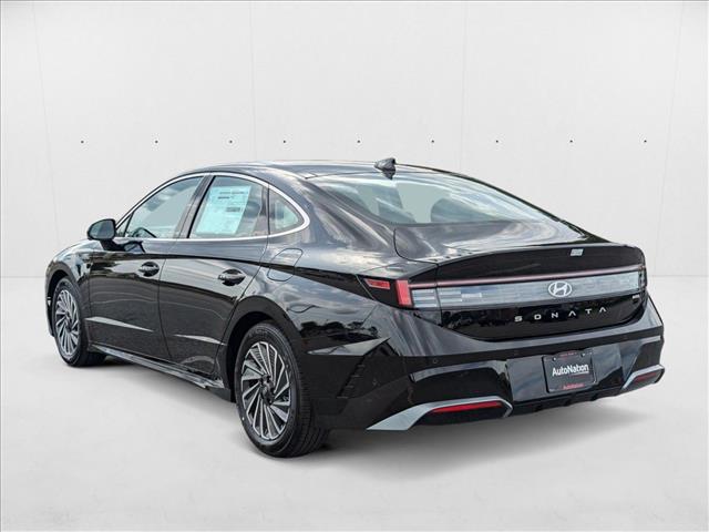 2024 Hyundai Sonata Hybrid Limited photo 2