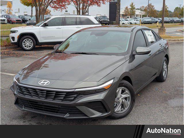 2026 Hyundai Elantra SE's photo