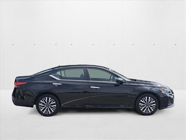 2023 Nissan Altima 2.5 SV photo 4