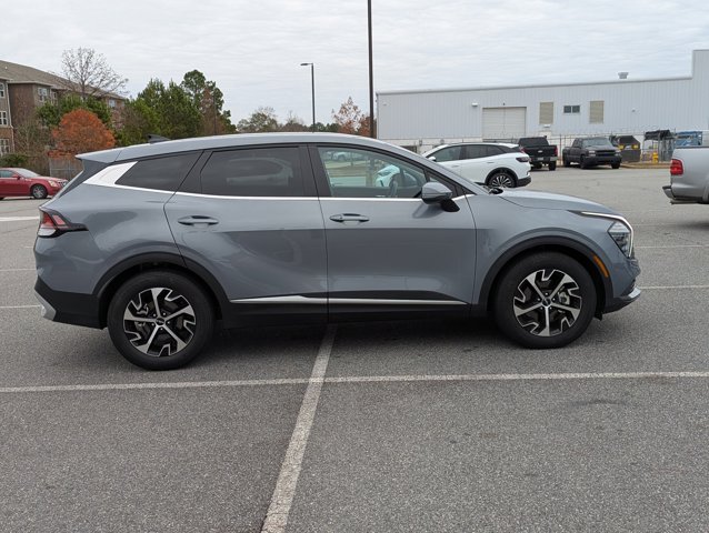 2025 Kia Sportage EX photo 3