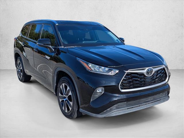 2020 Toyota Highlander XLE Sport photo 3