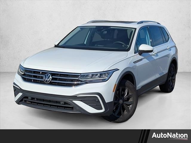 2024 Volkswagen Tiguan SE's photo