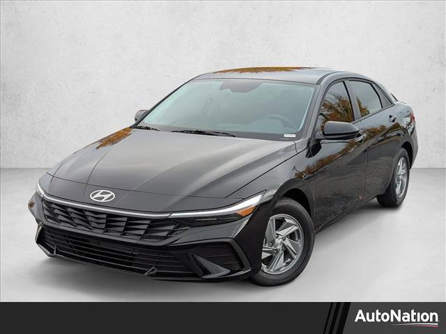 2026 Hyundai Elantra SE's photo