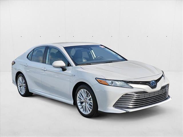2020 Toyota Camry Hybrid XLE photo 3