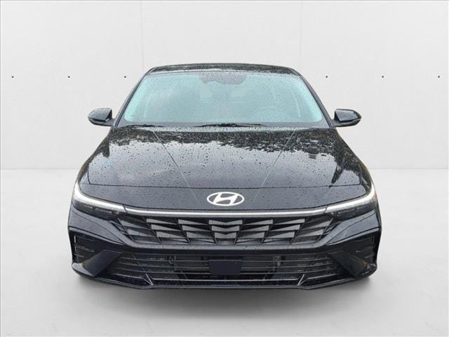 2025 Hyundai Elantra Limited - Photo 6