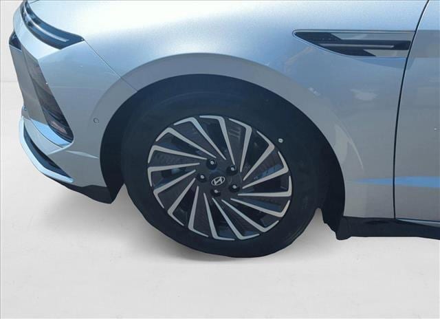 2025 Hyundai Sonata Hybrid Limited - Photo 11