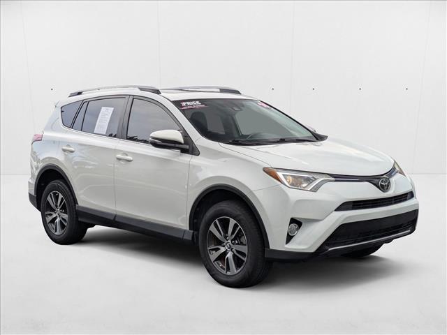 2018 Toyota RAV4 XLE photo 2