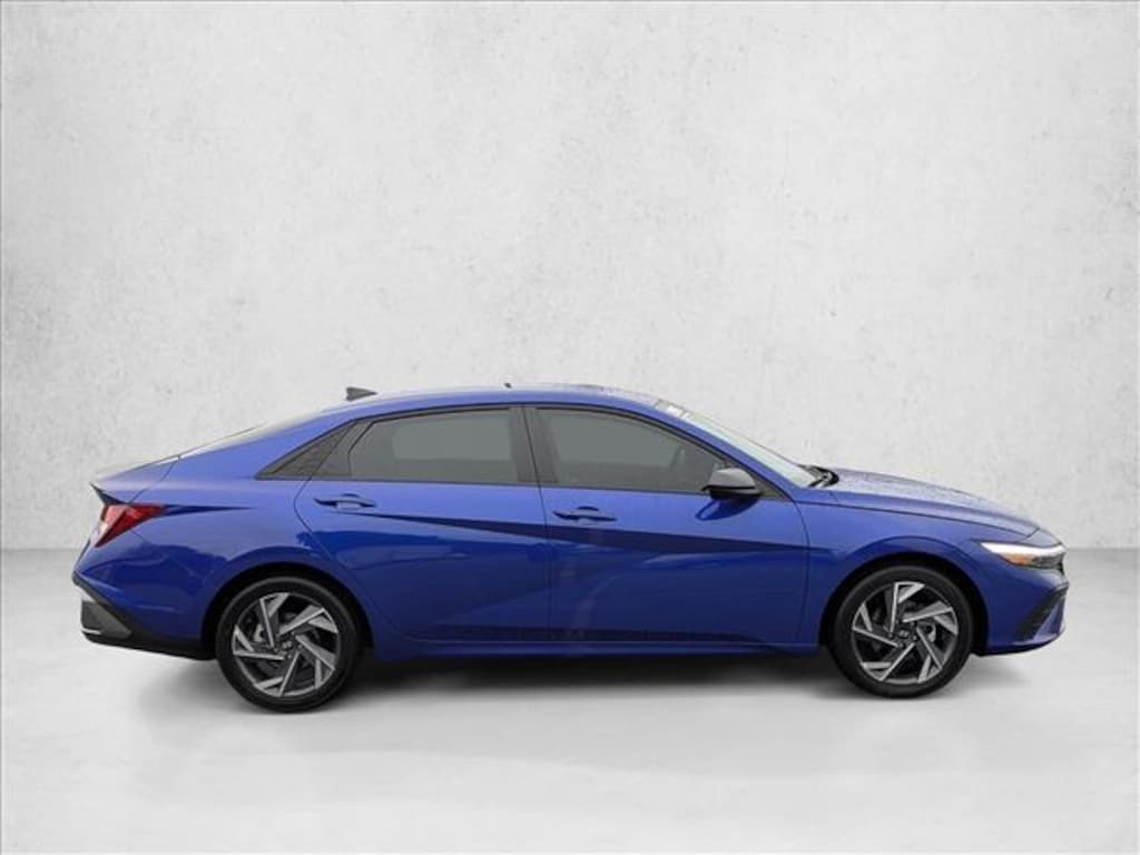 Used 2025 Hyundai Elantra SEL Sport 4dr Car