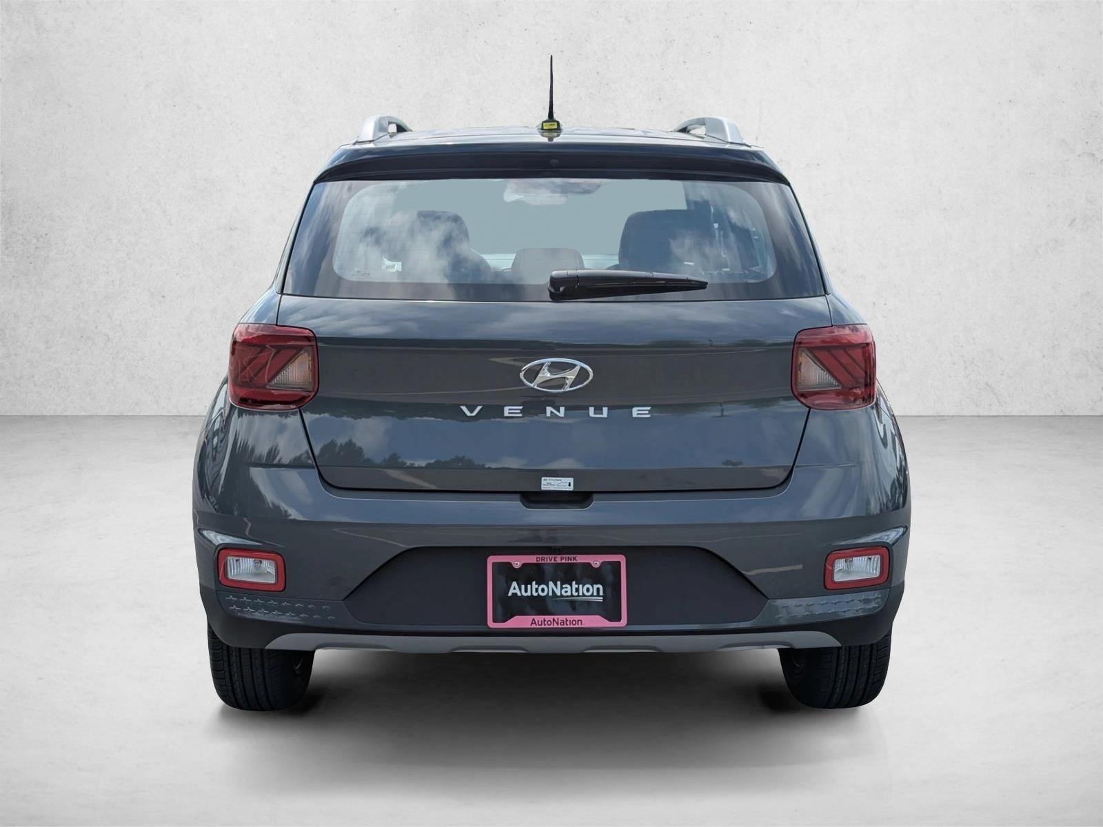 2025 Hyundai Venue Limited - Photo 10
