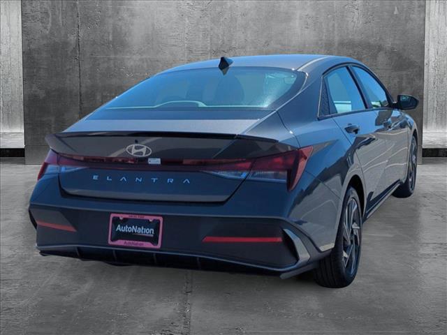 2025 Hyundai Elantra SEL Sport photo 2