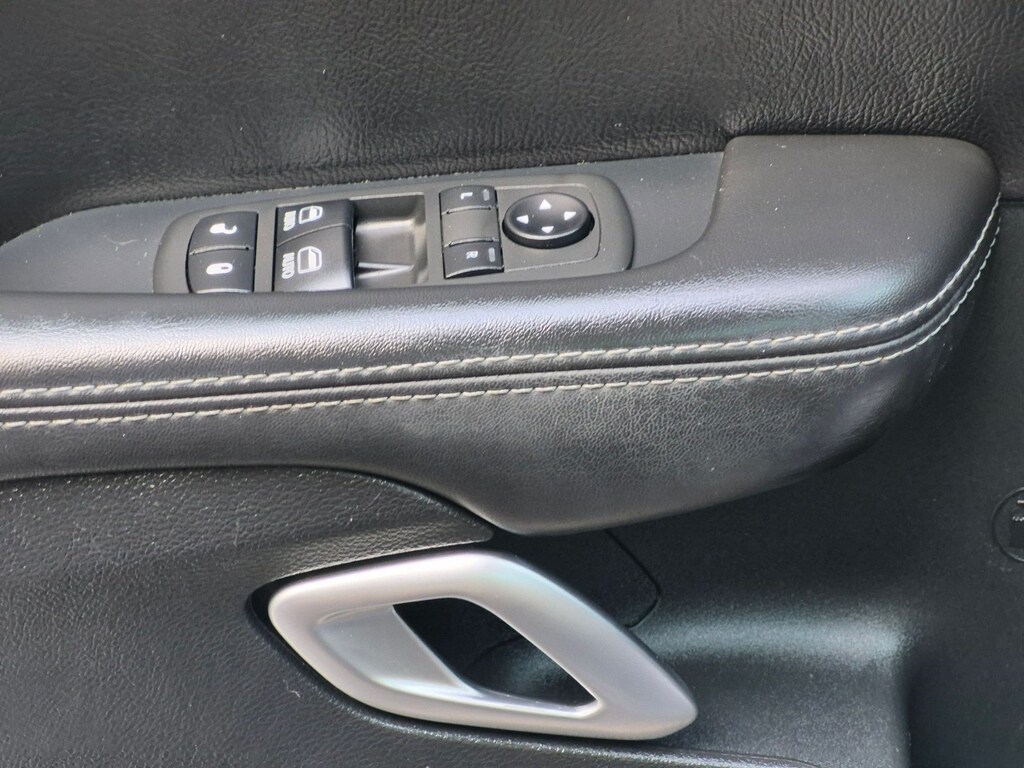 Used 2019 Dodge Challenger SXT 2dr Car