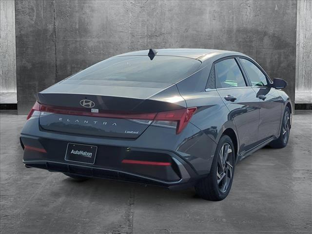 2025 Hyundai Elantra Limited photo 2