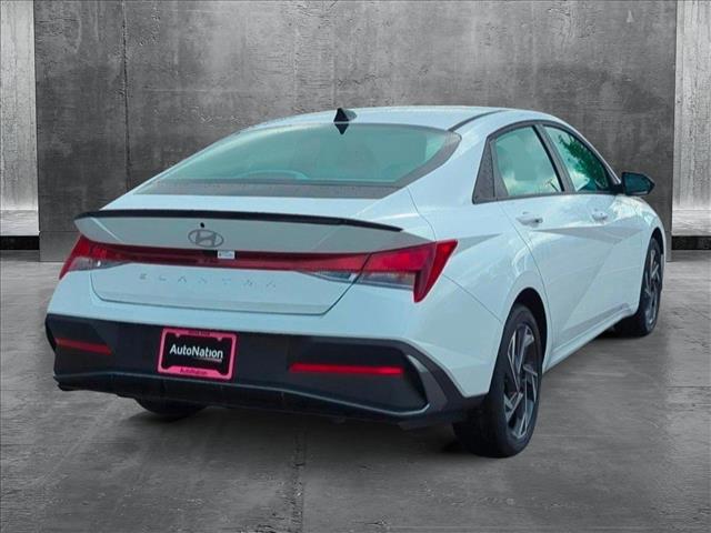 2025 Hyundai Elantra SEL Sport photo 2
