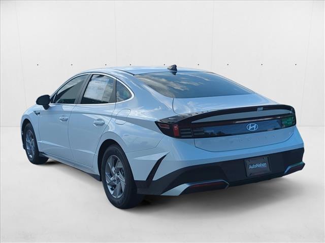 2025 Hyundai Sonata SE photo 2