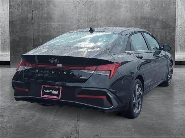 2025 Hyundai Elantra Hybrid Limited photo 2