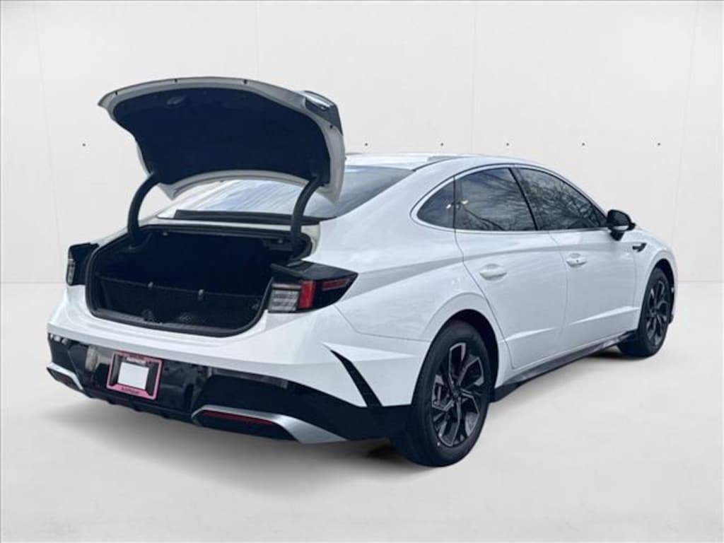 New 2025 Hyundai Sonata SE 4dr Car