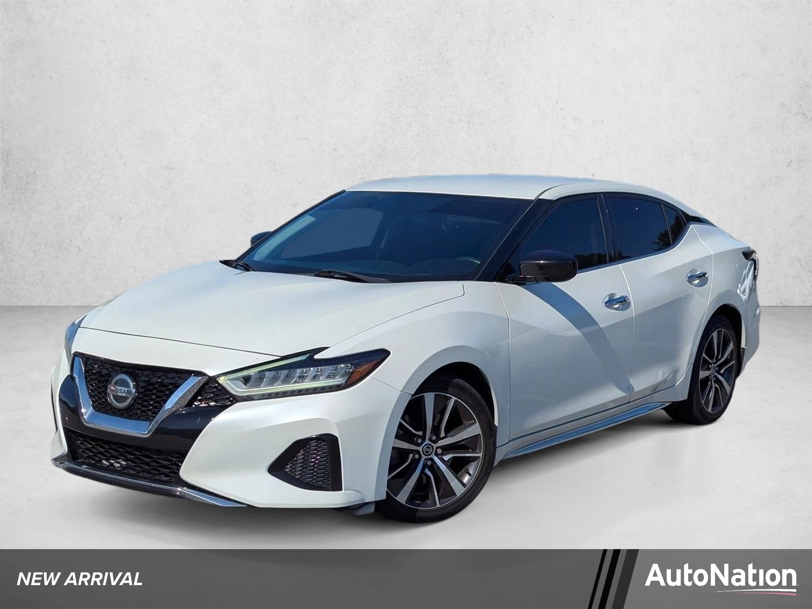 2019 Nissan Maxima SR's photo