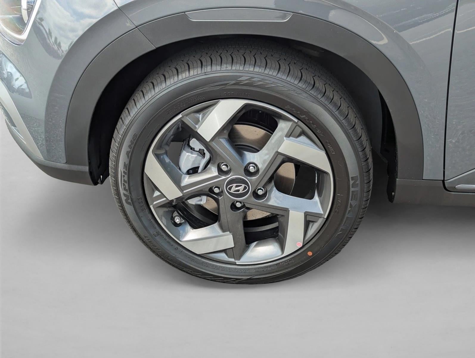 2025 Hyundai Venue Limited - Photo 11