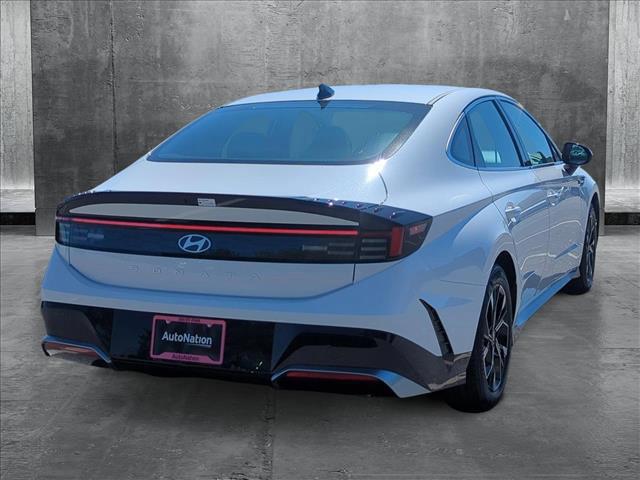 2025 Hyundai Sonata SEL photo 2