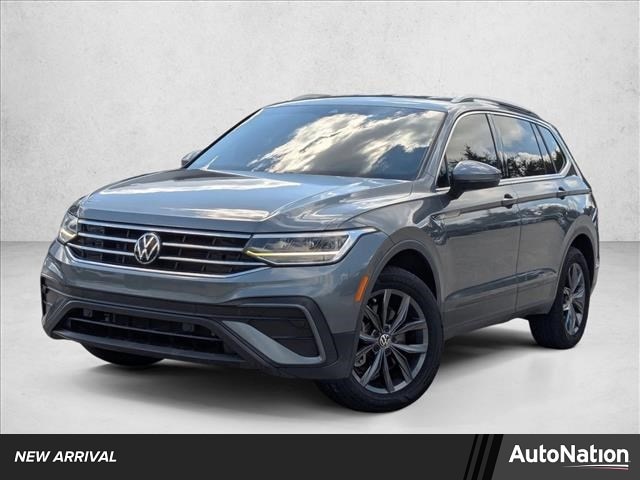 2022 Volkswagen Tiguan SE's photo