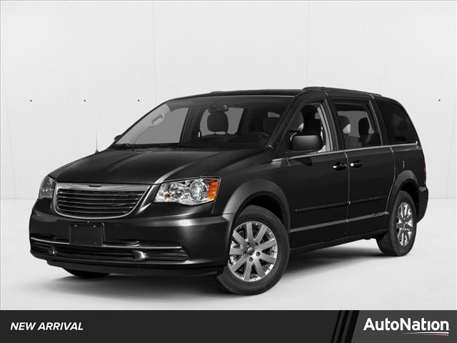 2016 Chrysler Town & Country LX's photo