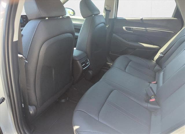 2025 Hyundai Sonata Hybrid Limited - Photo 18