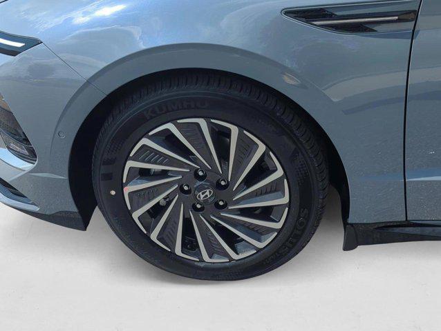 2025 Hyundai Sonata Hybrid Limited - Photo 11
