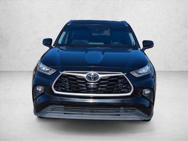 2020 Toyota Highlander XLE Sport photo 2