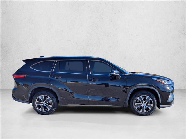 2020 Toyota Highlander XLE Sport photo 4