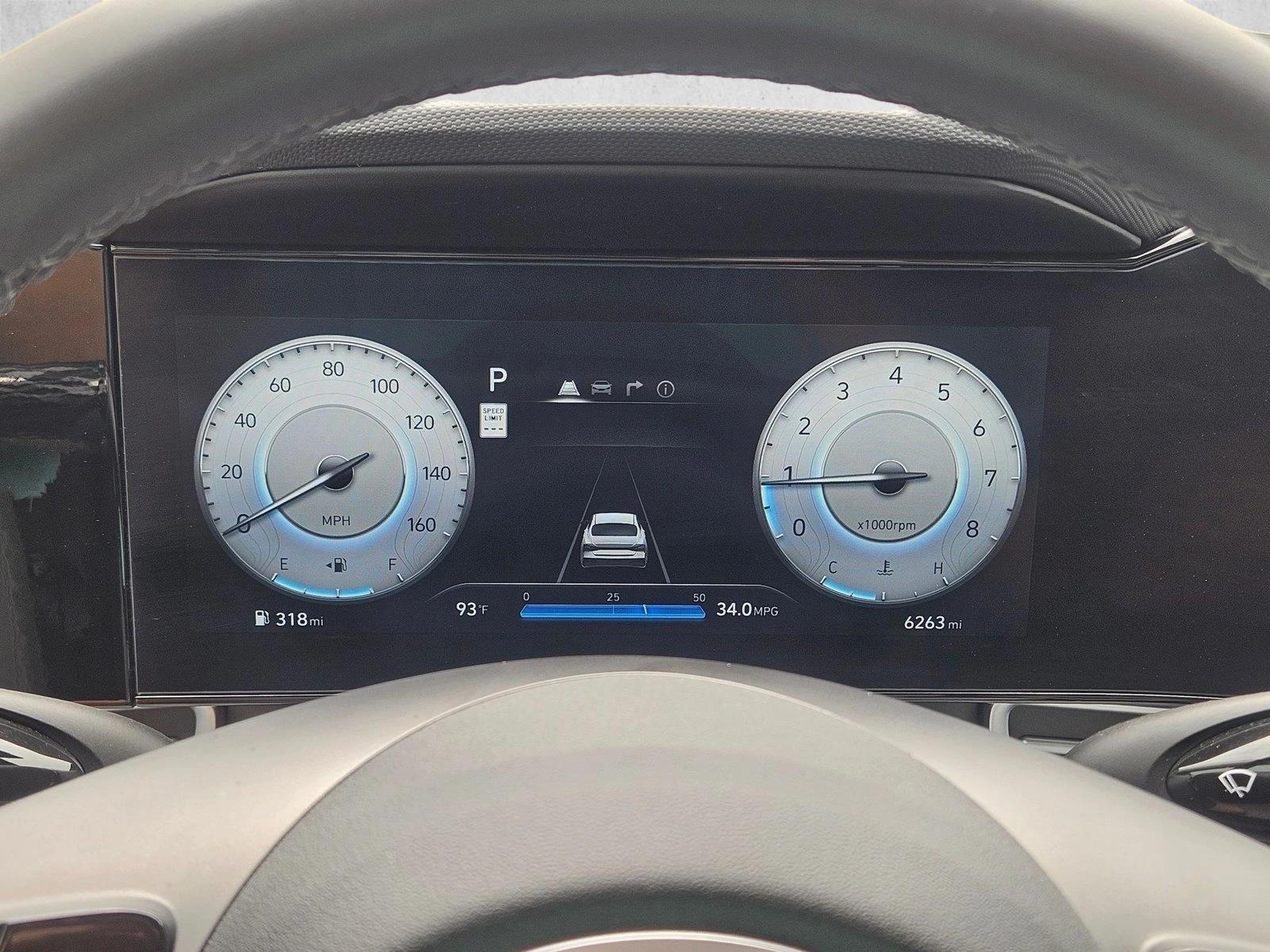 2025 Hyundai Elantra Limited - Photo 11