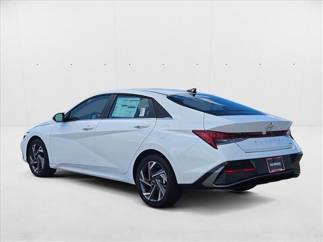 2025 Hyundai Elantra Limited - Photo 9
