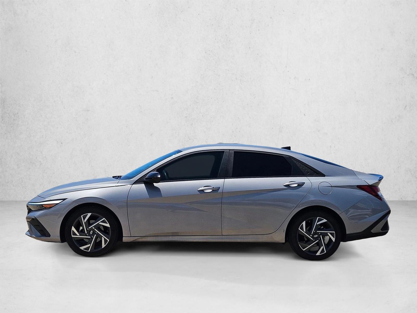 2025 Hyundai Elantra SEL - Photo 8