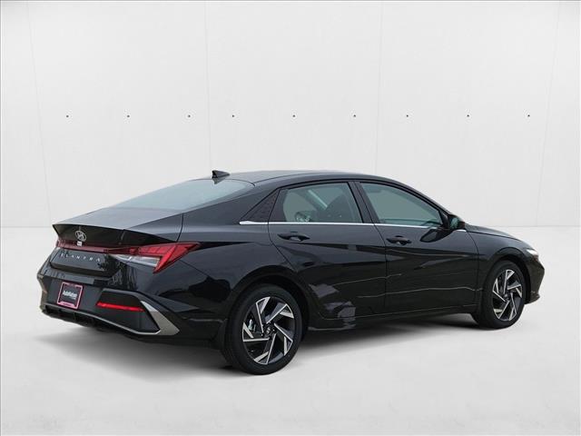 2025 Hyundai Elantra SEL Convenience photo 2