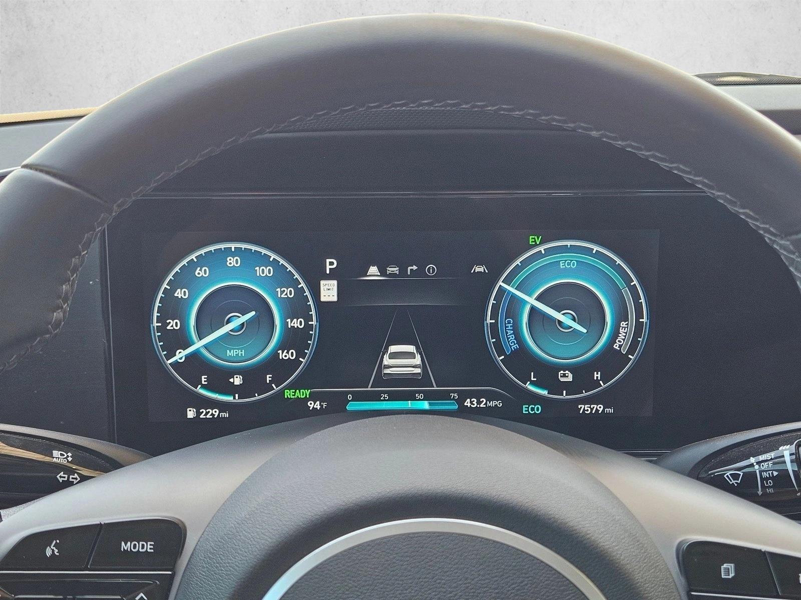 2025 Hyundai Elantra Limited - Photo 11