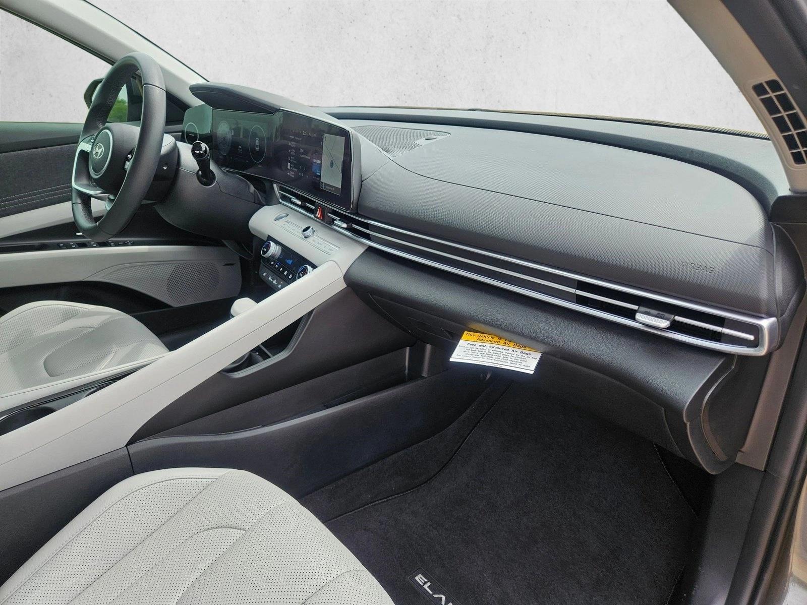 2025 Hyundai Elantra Limited - Photo 21