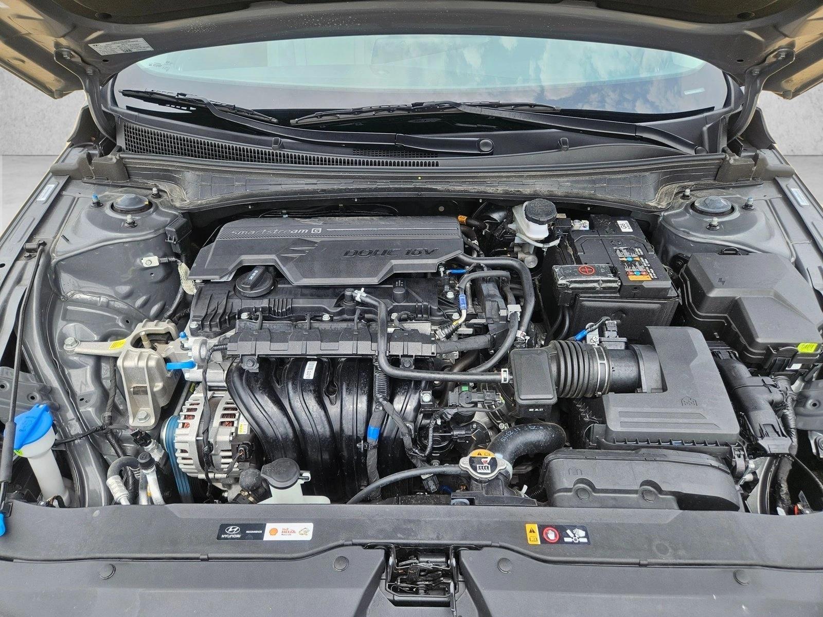 2025 Hyundai Elantra Limited - Photo 22