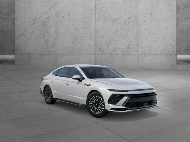 2025 Hyundai Sonata Hybrid SEL photo 2