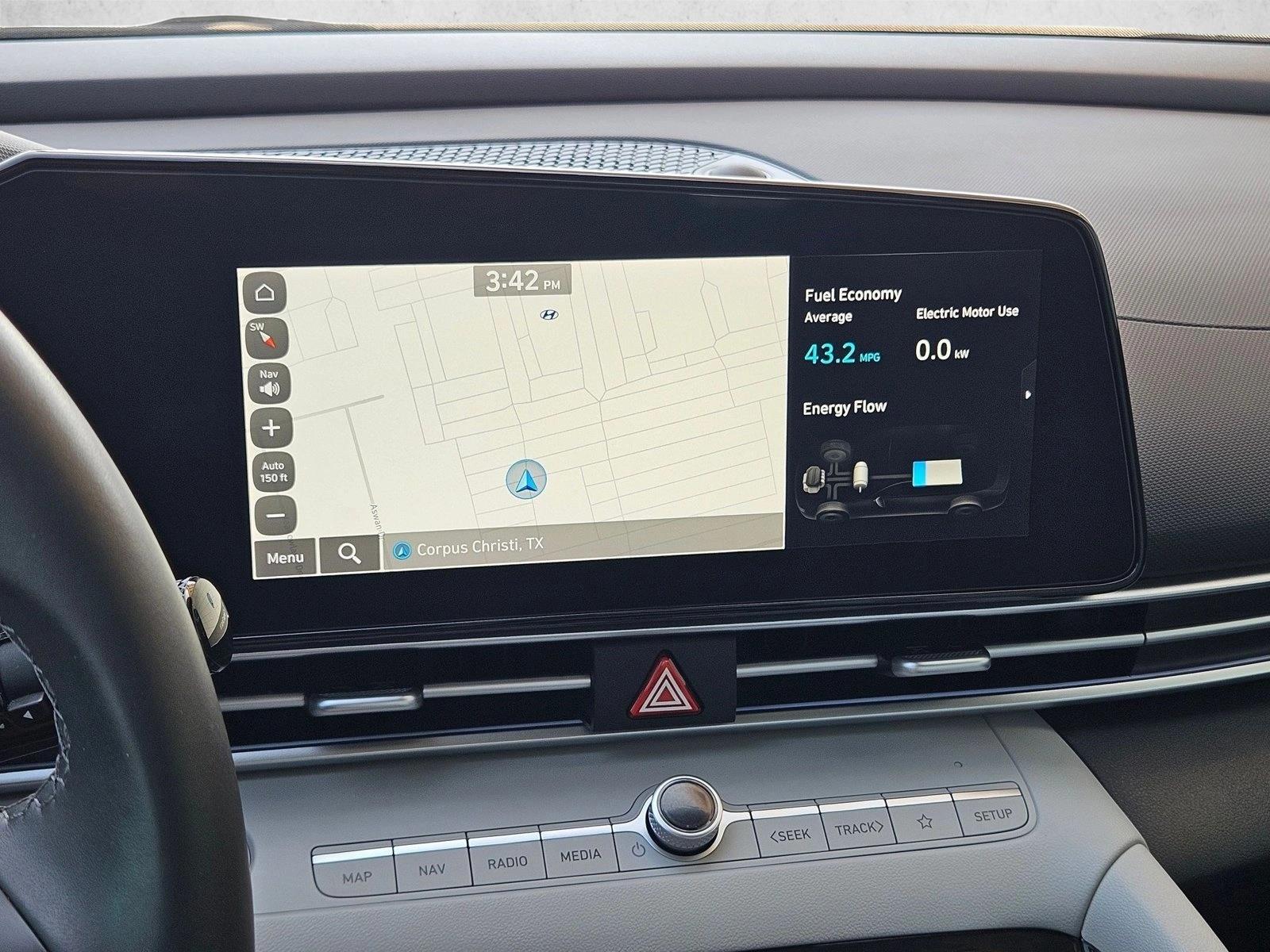 2025 Hyundai Elantra Limited - Photo 13