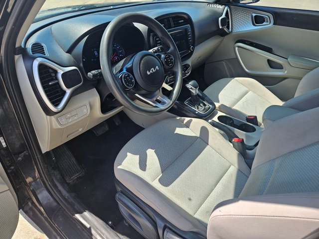 2022 Kia Soul LX photo 2
