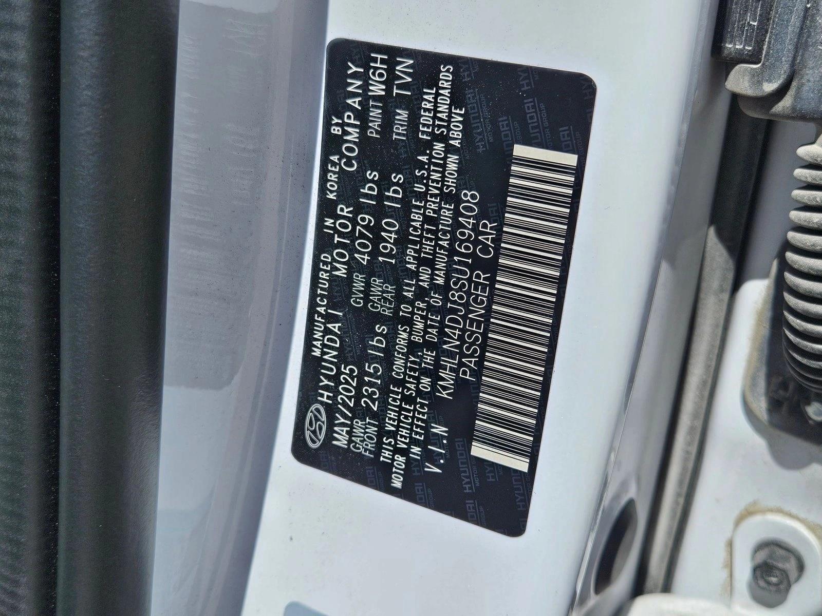 2025 Hyundai Elantra Limited - Photo 24