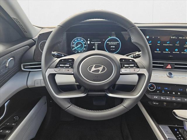 2025 Hyundai Elantra Limited - Photo 12